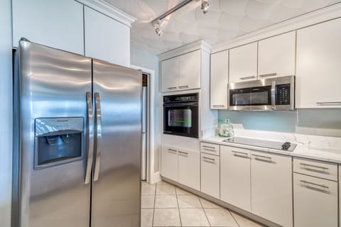 Kitchen - Updated with Stainless Steel Appliances