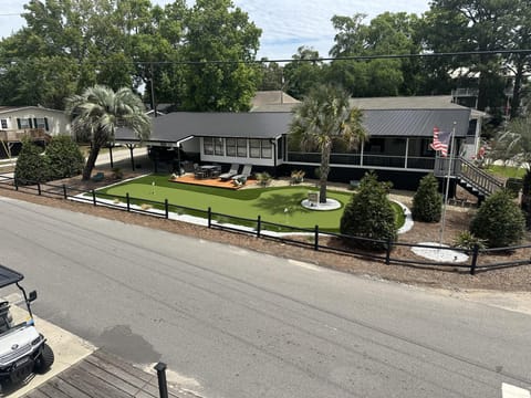 MH-122 Your own putting green