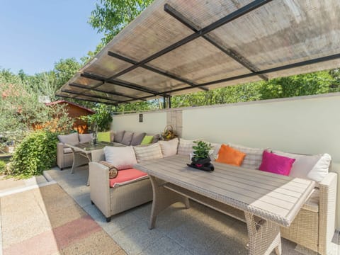 Property, Real Estate, Furniture, House, Building, Room, Patio, Home, Interior Design, Yard