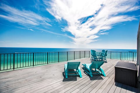Roof top balcony