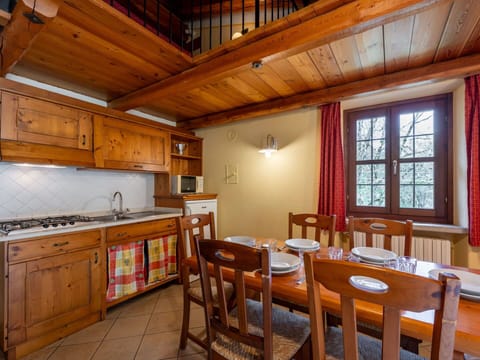 Furniture, Property, Table, Cabinetry, Window, Wood, Countertop, Interior Design, Architecture, Chair