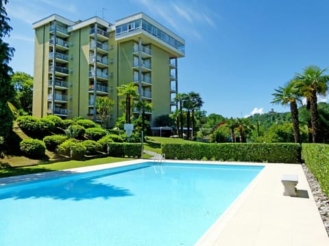 Property, Swimming Pool, Building, Real Estate, House, Estate, Resort, Home, Architecture, Condominium