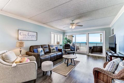 Open Airy Oceanfront Living Space