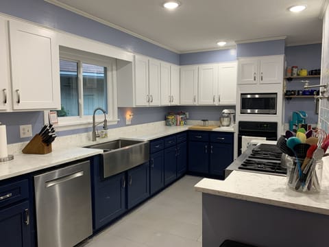 Kitchen with cooktop stove 