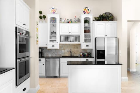 PLENTY OF DINNERWARE AND BAKEWARE