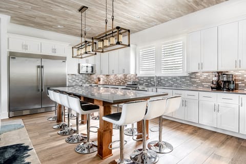 1st Floor - Gourmet Kitchen / Dining