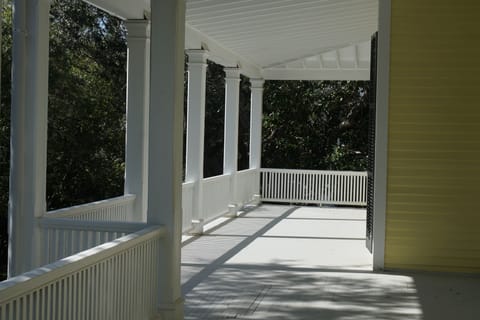 2nd floor porch