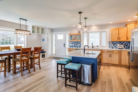 Main floor Kitchen/Dining area