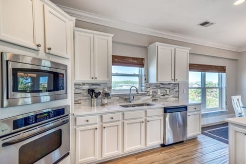 Fully Equipped Kitchen - All Your Cooking Needs!