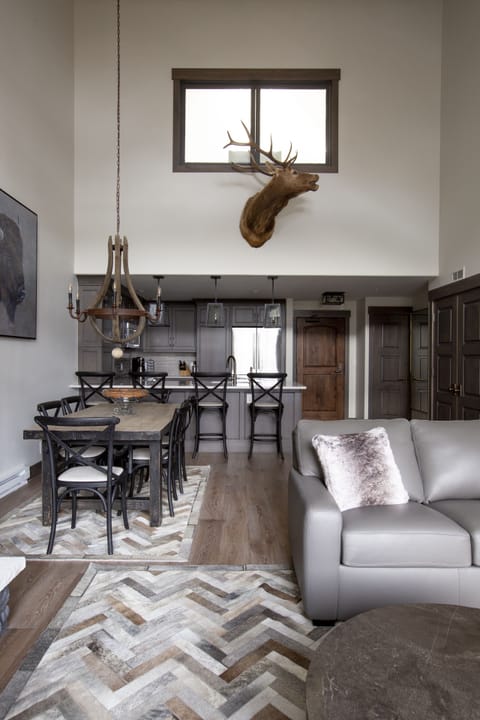 Kitchen & Family Room
