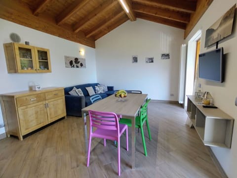 Table, Furniture, Property, Cabinetry, Building, Wood, Lighting, Interior Design, House, Chair