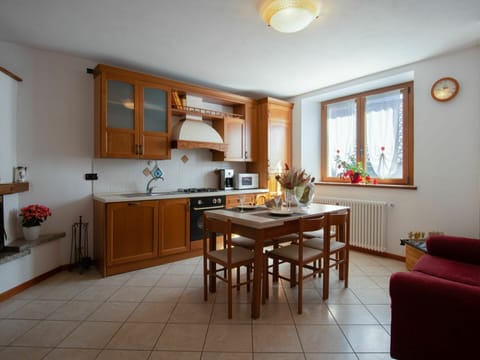 Room, Furniture, Property, Building, Interior Design, Kitchen, Floor, Ceiling, House, Cabinetry