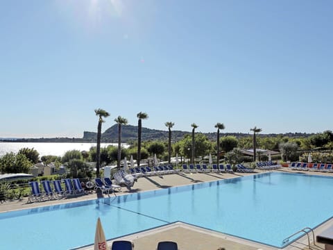 Swimming Pool, Sky, Resort, Property, Vacation, Leisure, Real Estate, Summer, Hotel, Mountain