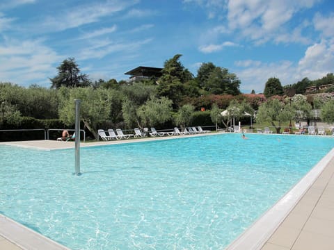 Water, Cloud, Sky, Property, Swimming Pool, Azure, Tree, Body Of Water, Plant, Rectangle