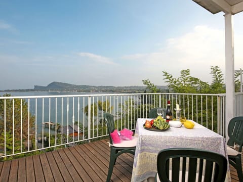 Property, House, Deck, Real Estate, Balcony, Home, Vacation, Sky, Building, Room