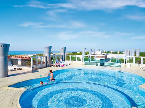 Cloud, Sky, Water, Blue, Azure, Swimming Pool, Body Of Water, Leisure, Aqua, Urban Design