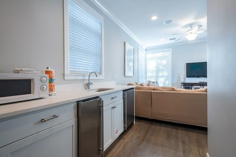 2nd FL Kitchenette, Microwave, Beverage Fridge, Ice Maker, Sink