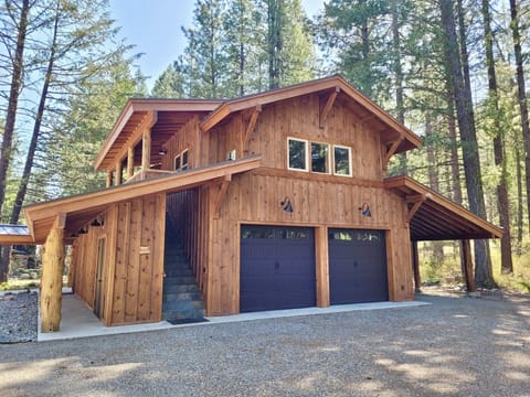 Goat Peak Loft is a walk up the stairs...