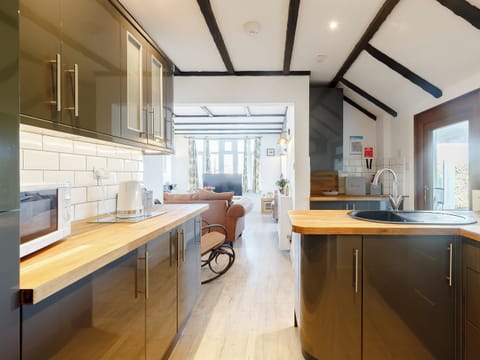 Kitchen | Serenity Sands - Blue Waters Apartments, Goodrington, near Paignton