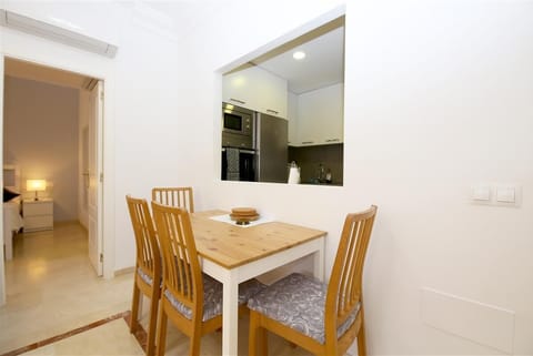 Dining area off the lounge with space for four guests