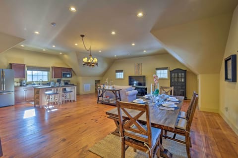 Dining Space | Dishware/Flatware