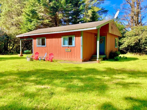 Azul cottage: 2 bedroom, 1 bath, full well stocked kitchen and propane fireplace