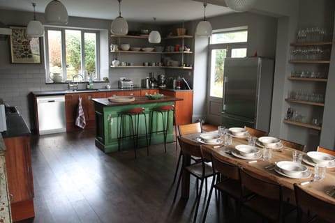 Kitchen/ Dining room
