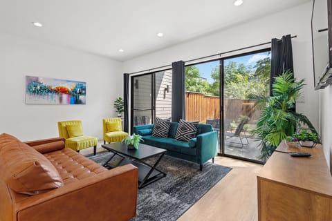 Spacious Livingroom