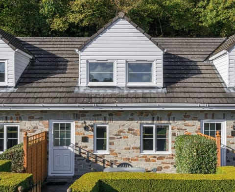 2 Bed Valley View Cottage Type with Front Patio
