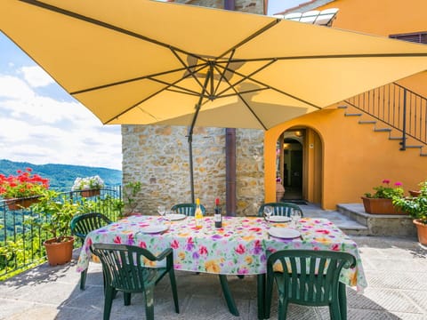 Plant, Table, Furniture, Property, Flowerpot, Chair, Building, Shade, Botany, Interior Design