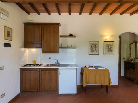 Cabinetry, Kitchen Sink, Property, Furniture, Building, Sink, Countertop, Wood, Picture Frame, Tap