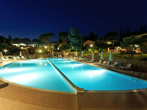 Water, Plant, Sky, Building, Swimming Pool, Azure, Tree, House, Outdoor Furniture, Leisure