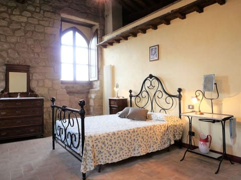 Furniture, Property, Window, Building, Wood, Lighting, Bed Frame, Interior Design, Architecture