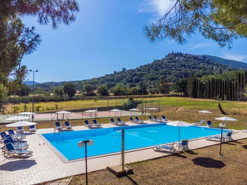 Water, Sky, Property, Plant, Cloud, Swimming Pool, Chair, Azure, Shade, Tree