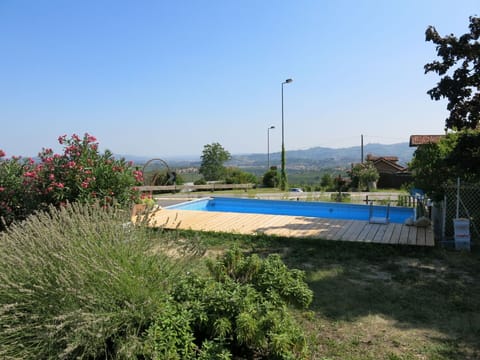Plant, Sky, Water, Street Light, Tree, Land Lot, Swimming Pool, Body Of Water, Shade, Residential Area