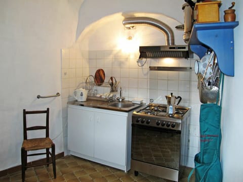 Room, Property, Kitchen, Architecture, Furniture, Tile, Countertop, Interior Design, Arch, Building