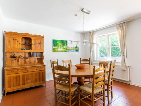 Furniture, Property, Shelf, Wood, Table, Chair, Cabinetry, Interior Design, Building, Floor