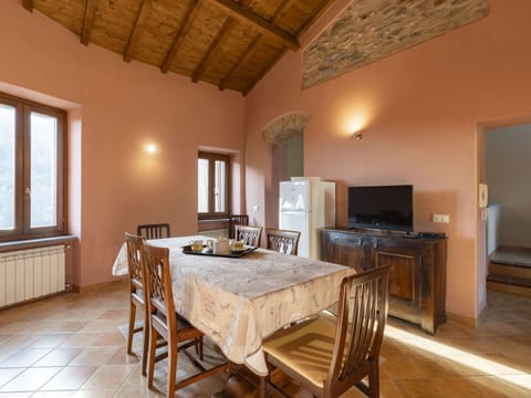 Table, Property, Furniture, Window, Wood, Interior Design, Chair, Wood Stain, Floor, Flooring