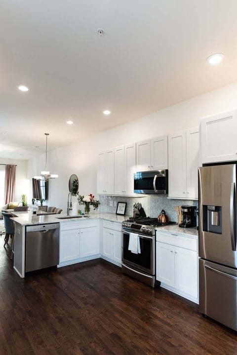 You're just steps away from an array of amazing restaurants and bars. However, if you prefer a cozy night in, our fully stocked kitchen has everything you need to create a beautiful meal for your crew.