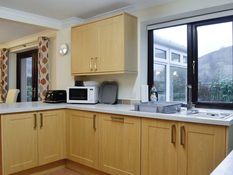 Kitchen | Hoot House, Abergynolwyn, near Tywyn
