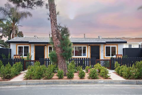 1. 2 Homes each 2 Bedrooms, 1 Bathroom with Sleeping for 6. The 3rd home is behind.