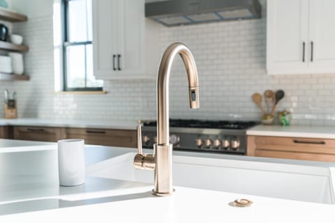 Designer's Kitchen (Fully Equipped)