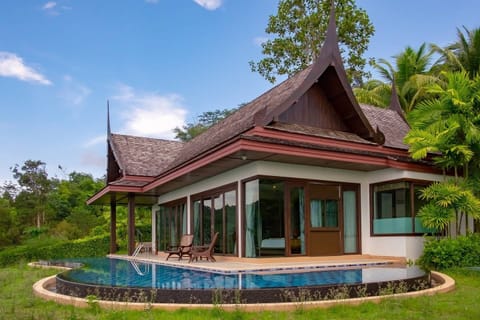 Authentic Thai Luxurious pool villa