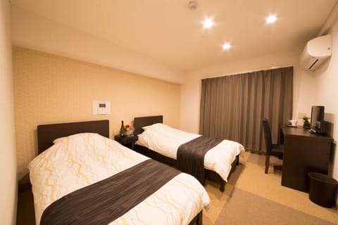 2 single beds