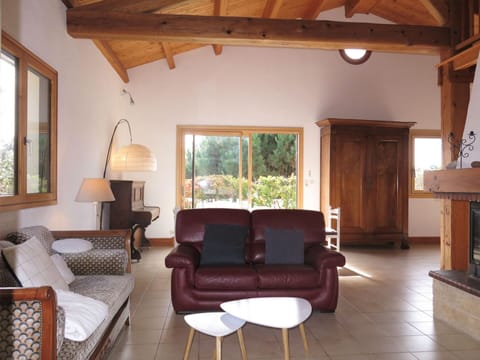 Furniture, Building, Window, Wood, Plant, Couch, Comfort, Interior Design, Shade, Floor