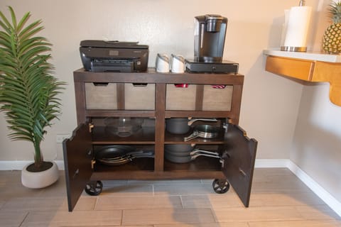 Extra storage-Well equipped kitchen is not croweded!