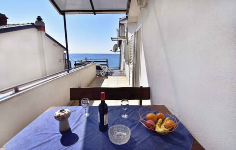 Holiday apartment with large terrace, sea view, near the beach Apartment in Istria County