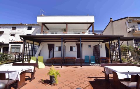 Holiday apartment with large terrace, sea view, near the beach Apartment in Istria County