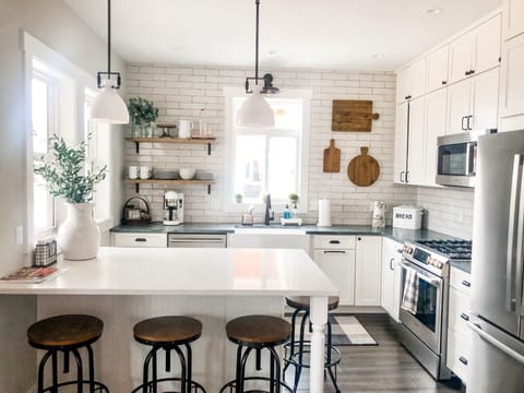 Magnolia-inspired kitchen