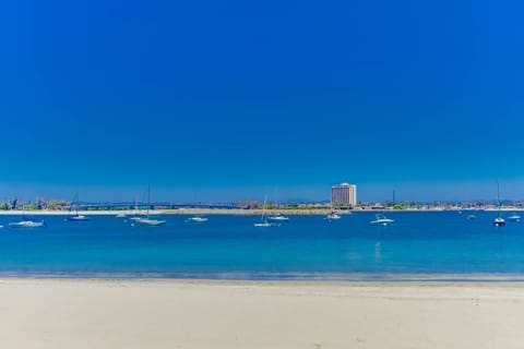 Kick back on the sparkling sands of Mission Bay or stroll to ocean side beach